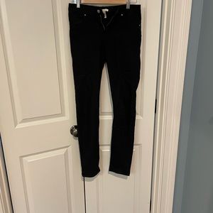 Black skinny jeans (H+M)